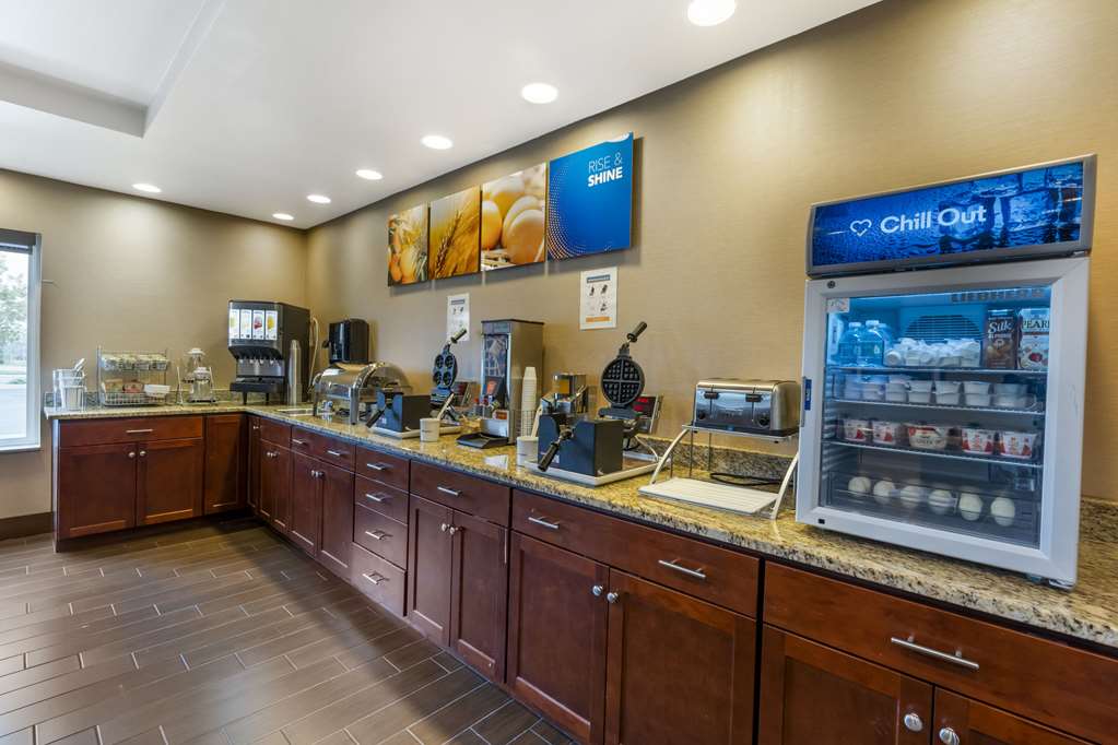 Comfort Suites Redding Shasta Lake - photo 27