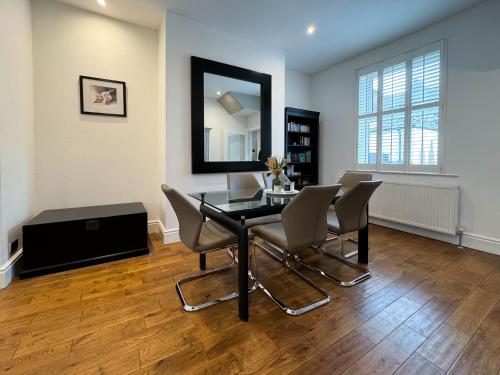 Granville LT By Furnished Accommodations Perfect For Relocating Family Insurance Stay Business Trip Amazing House Central Harrogate