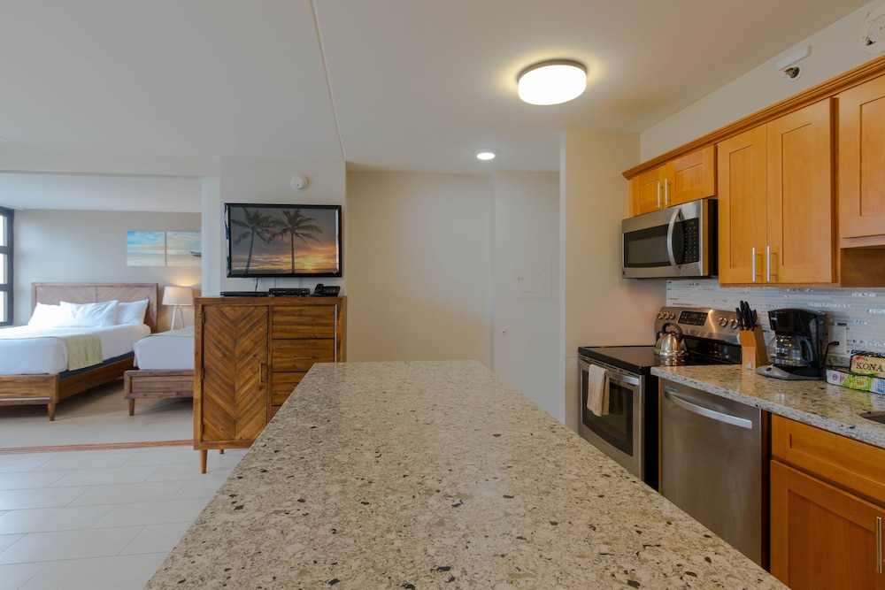 Waikiki Banyan High Level Condo with Private Lanai by Koko Resort Vacation Rentals - photo 34