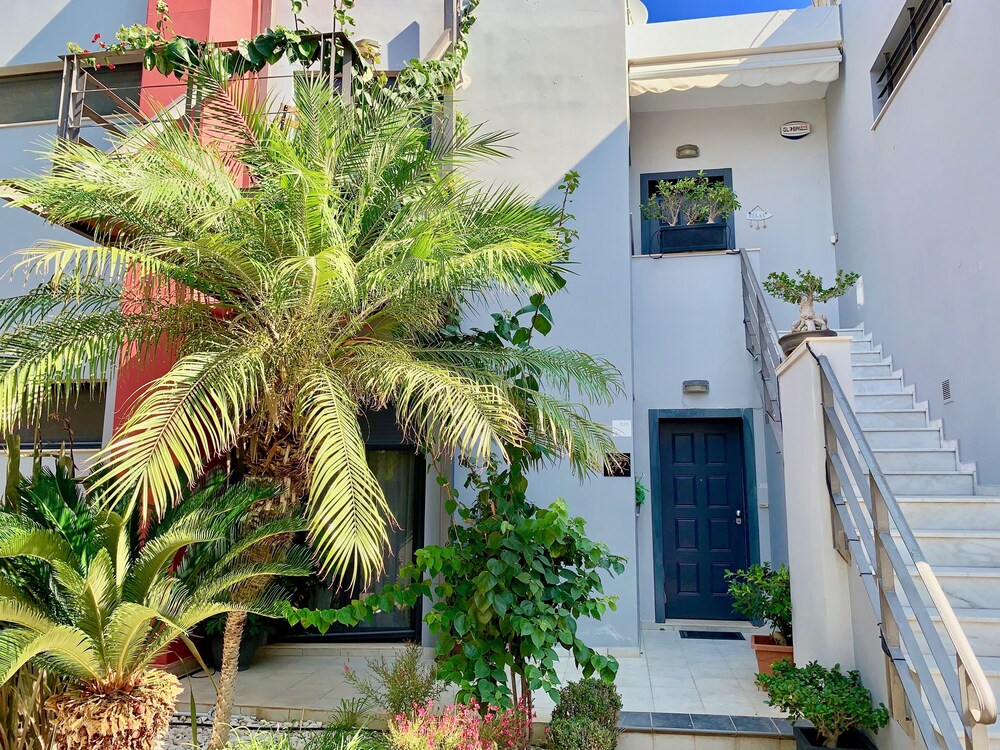 Chris Apartments — 4-Star Luxury Hotel in Rodos, Greece