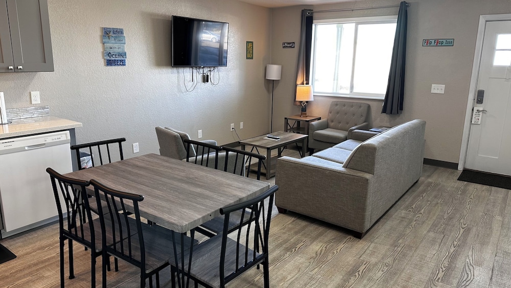 The Coastal Inn and Suites - photo 118