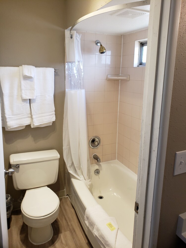 Yakima Valley Inn - photo 29