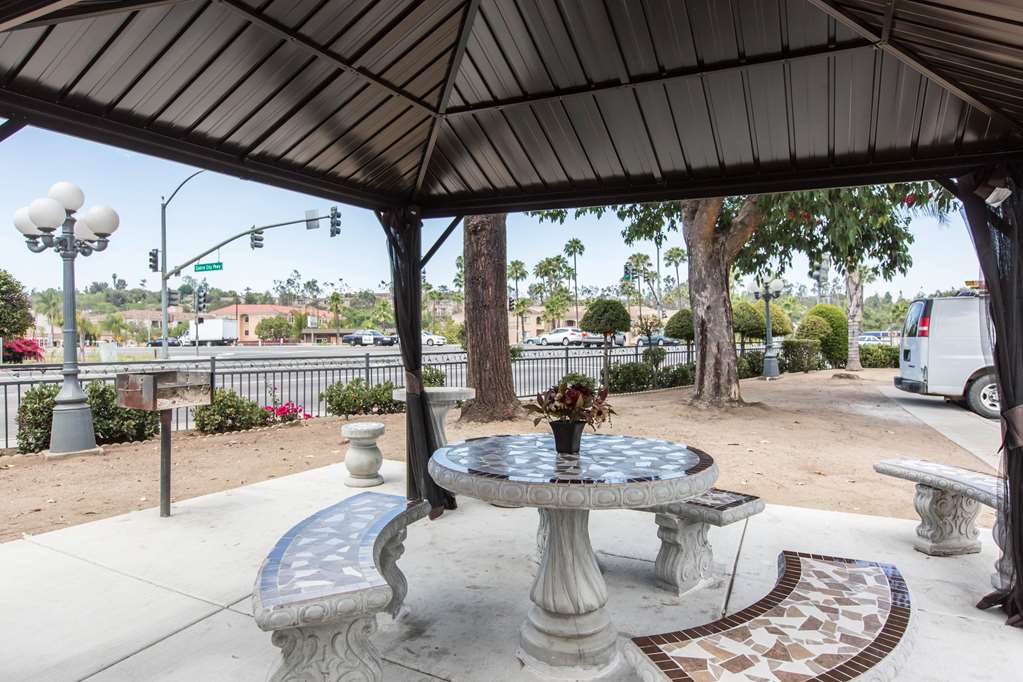 Rodeway Inn Escondido Downtown - photo 4