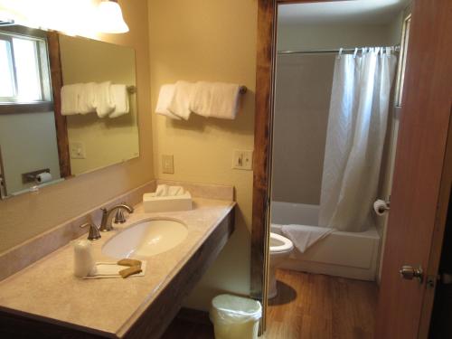 Al's Westward Ho Motel - photo 8