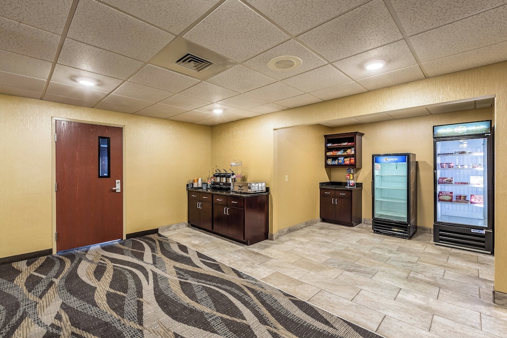Cobblestone Inn & Suites Merrill - photo 37