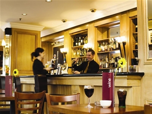 Lakeview Court Apartments — 4-Star Luxury Hotel in London, United Kingdom