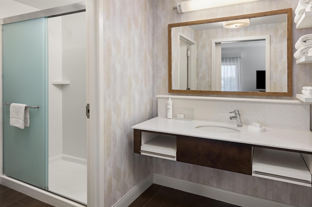 Hampton Inn Minneapolis Roseville - photo 24
