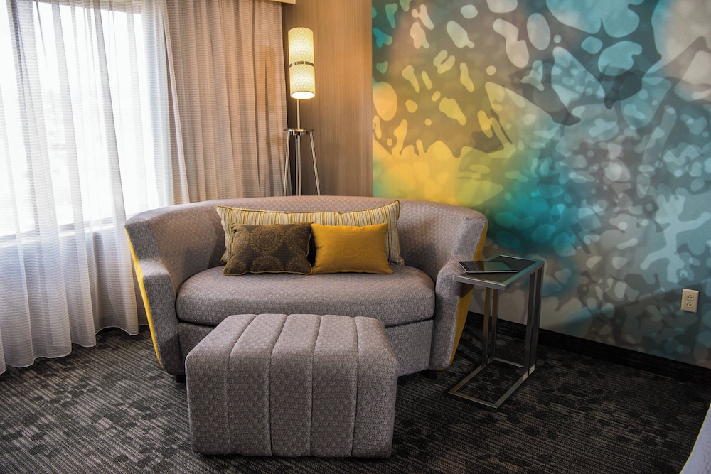 Courtyard by Marriott Erie - photo 10