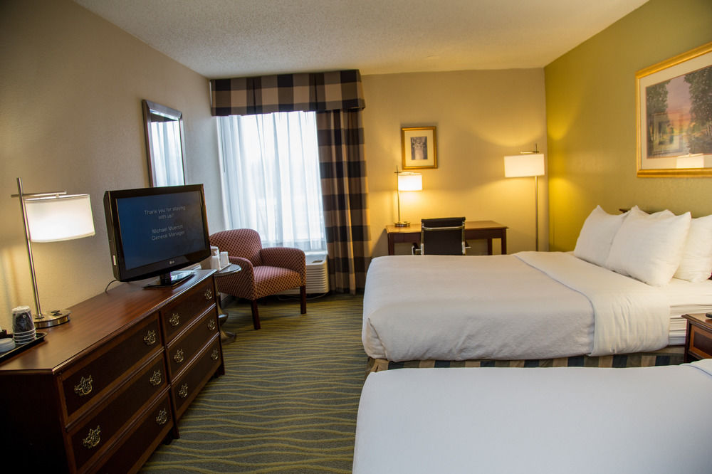 Ramada Plaza Rochester Airport - photo 60