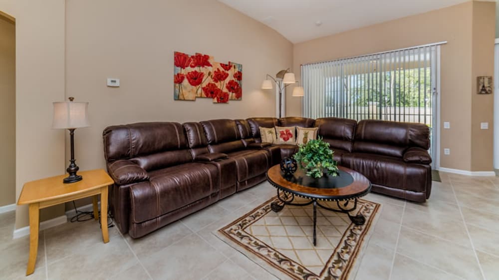 4 Bed in Windsor Palms Resort Steps to Disney - photo 2