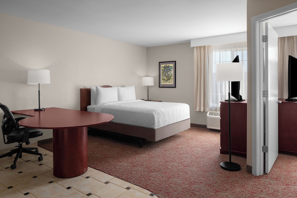 Larkspur Landing Extended Stay Suites South San Francisco - photo 7