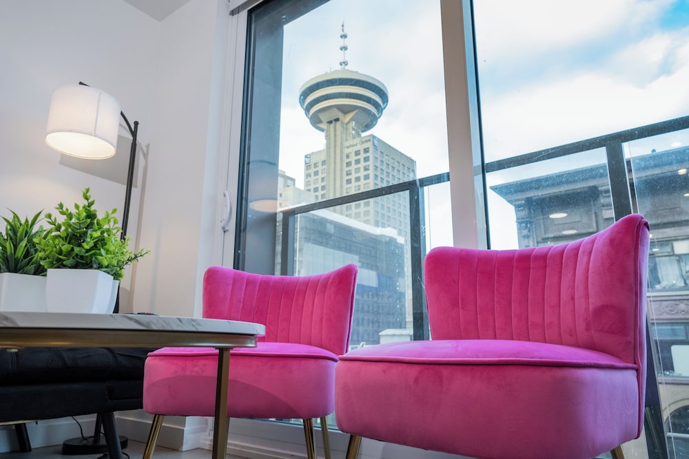 Downtown Center Silverstone Tower I and II Home in Vancouver in Vancouver, Canada