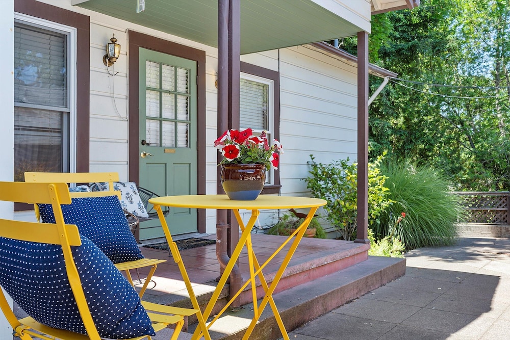 Cinnamon Bear Creekside Inn - photo 29
