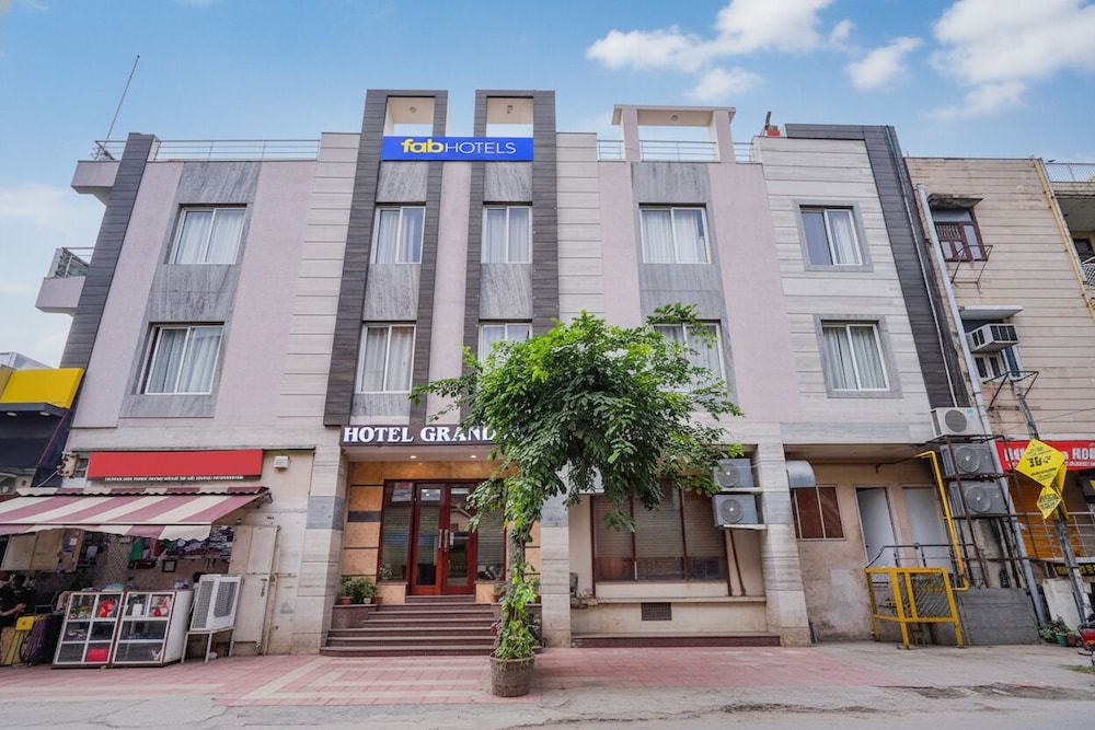 Fabhotel Comfort Stay Vaishali 300m From Chandra Laxmi Hospital Ghaziyabad Ghaziabad — Ghaziabad