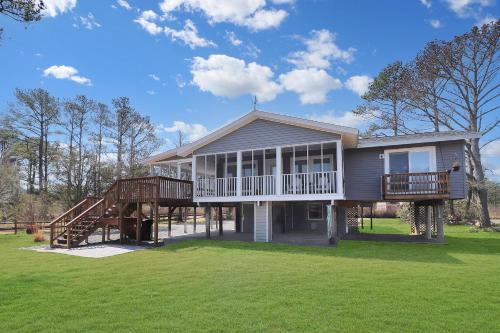 Our Happy Place Pet friendly & waterfront in Chincoteague, United States