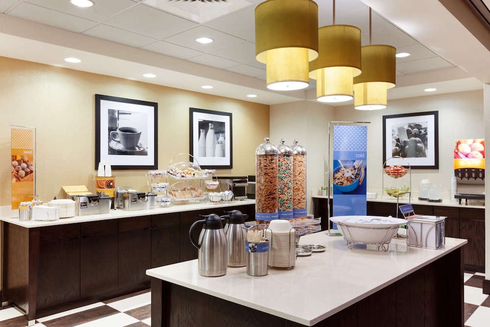 Hampton Inn & Suites Camp Springs Andrews AFB - photo 13