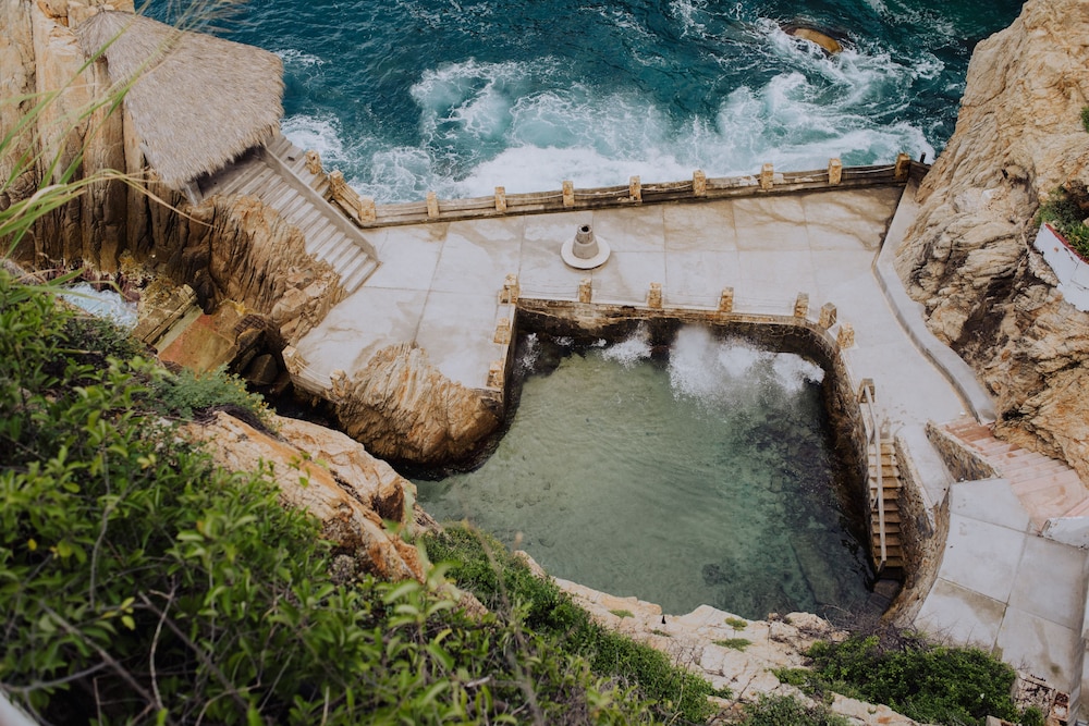Natural pool