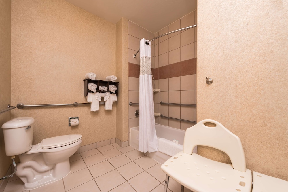 Hampton Inn & Suites Ontario - photo 24