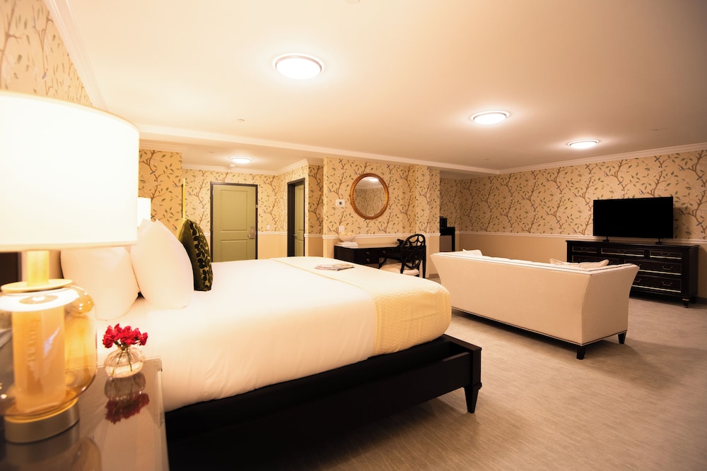 The Pathmaker Hotel - photo 17