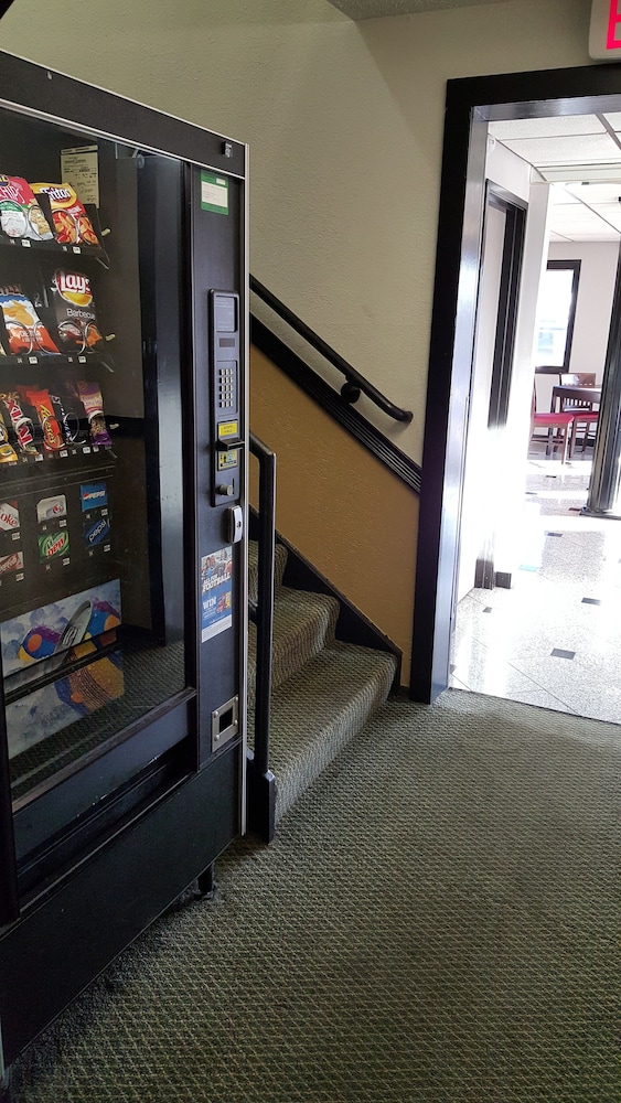 Gurnee Motel - photo 25