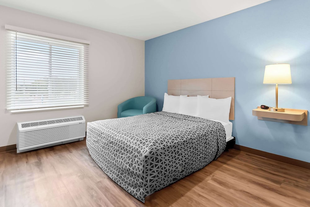 Woodspring Suites Pensacola West - photo 12