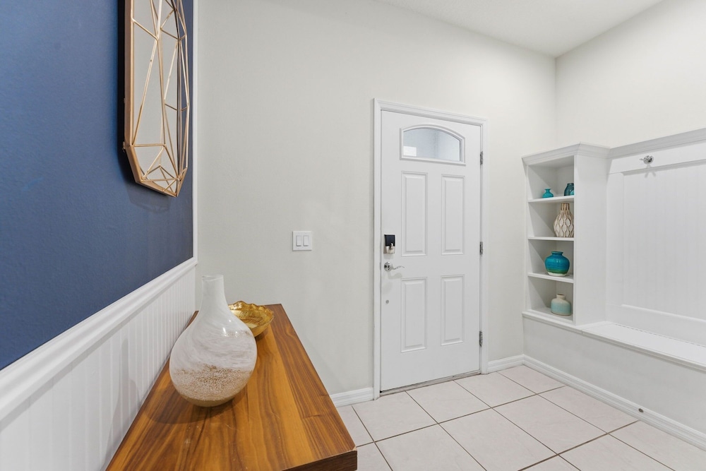 Spacious Disney Getaway Sleeps 14 — 4-Star Luxury Hotel in Kissimmee, United States