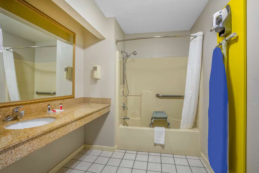Days Inn by Wyndham Lonoke - photo 17
