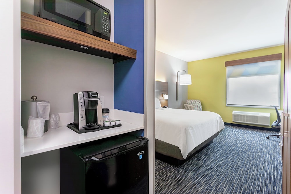 Holiday Inn Express & Suites Miramar - photo 11