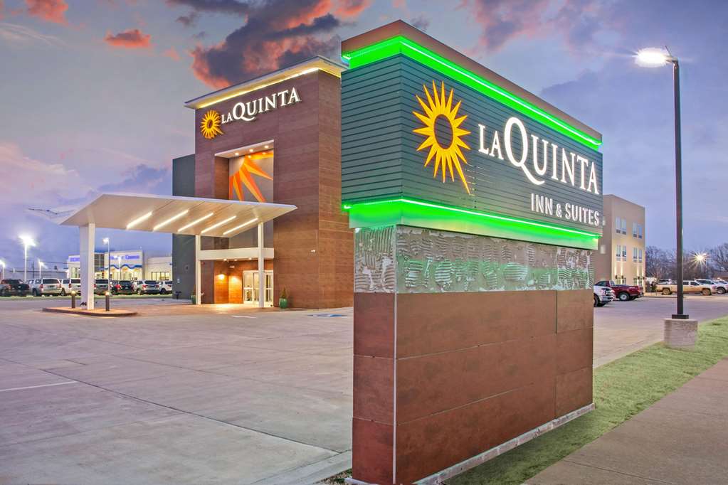 La Quinta Inn & Suites by Wyndham Ponca City - photo 4