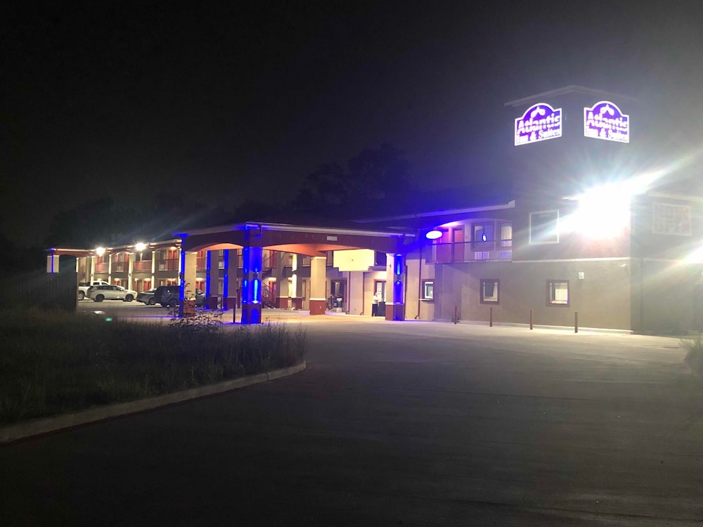 Atlantis Inn and Suites - photo 29