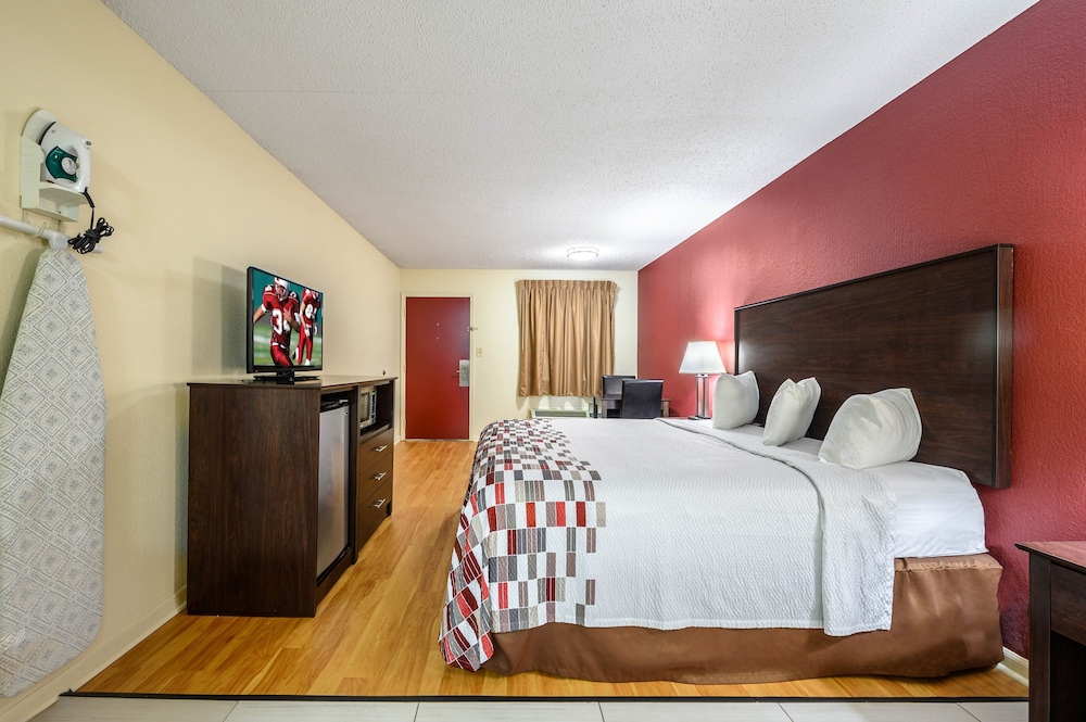 Red Roof Inn Sylacauga - photo 11