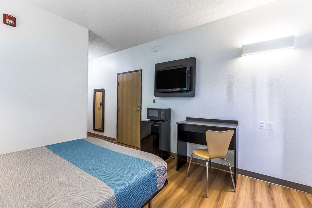 Motel 6 Indianapolis IN Southport - photo 14