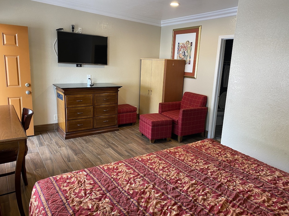 Palace Inn Oxnard - photo 18