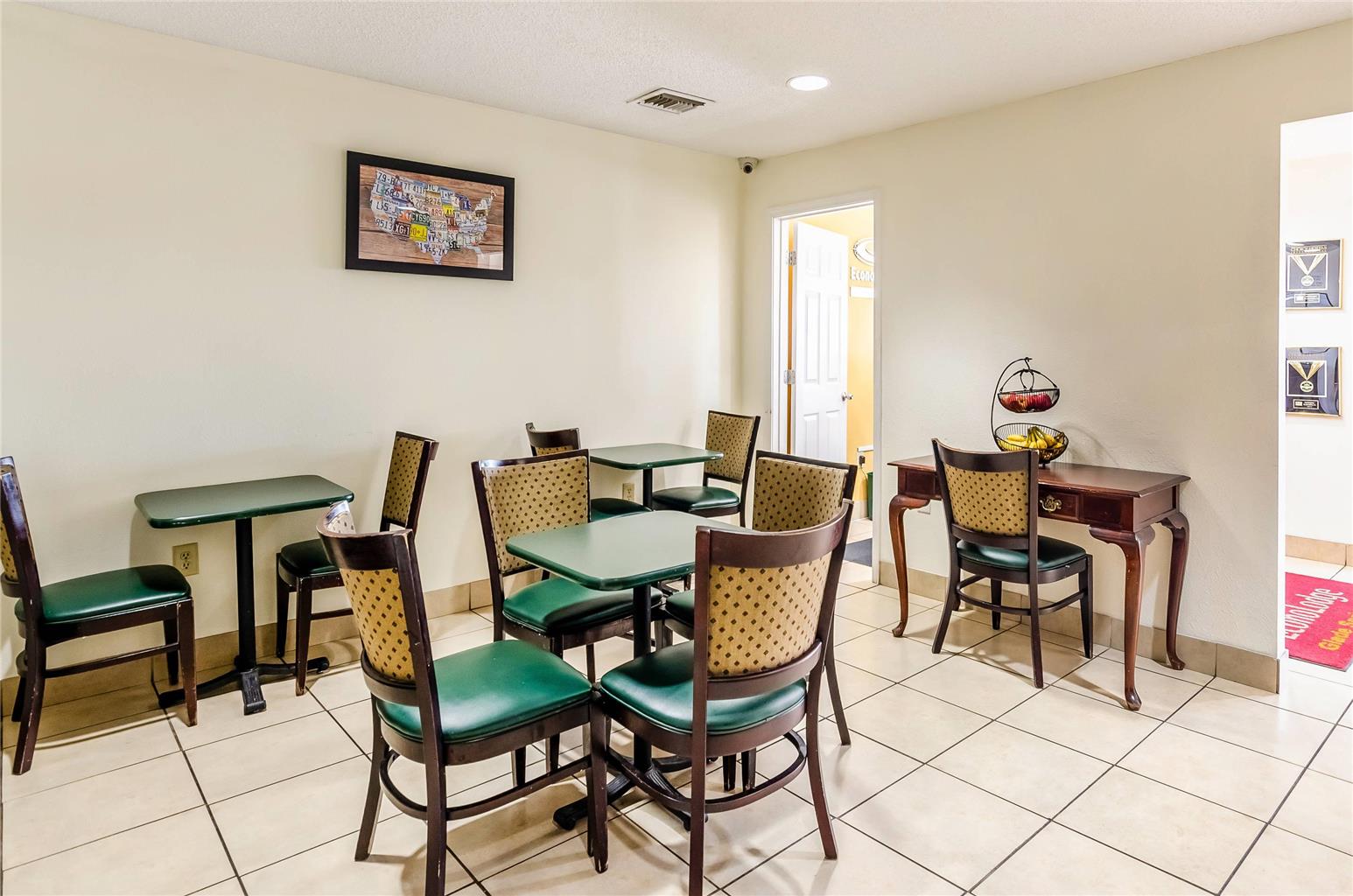 Econo Lodge Glade Springs I 81 - photo 38