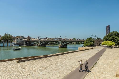Waou Cosy III Sevilla Cathedral — 4-Star Luxury Hotel in Sevilla, Spain