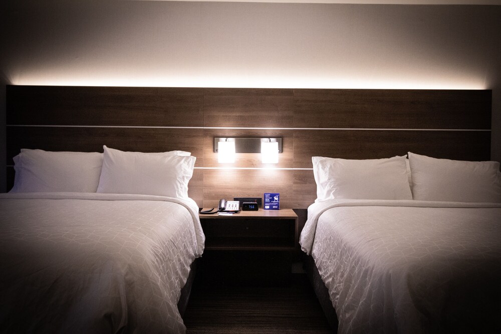 Holiday Inn Express & Suites Boston South Randolph by IHG - photo 10