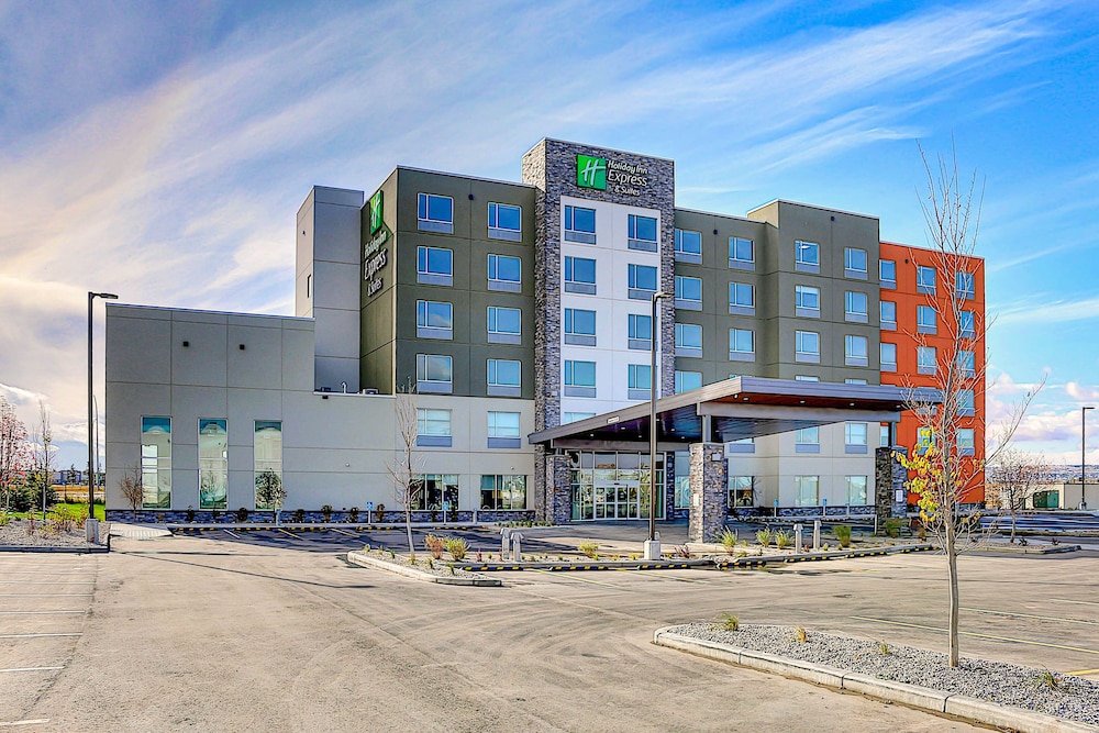 Holiday Inn Express & Suites Calgary Airport Trail NE by IHG in Calgary, Canada
