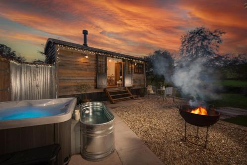 Willow Devon Heaven Hideaways Nr Exeter — 4-Star Luxury Hotel in Kenton, United Kingdom