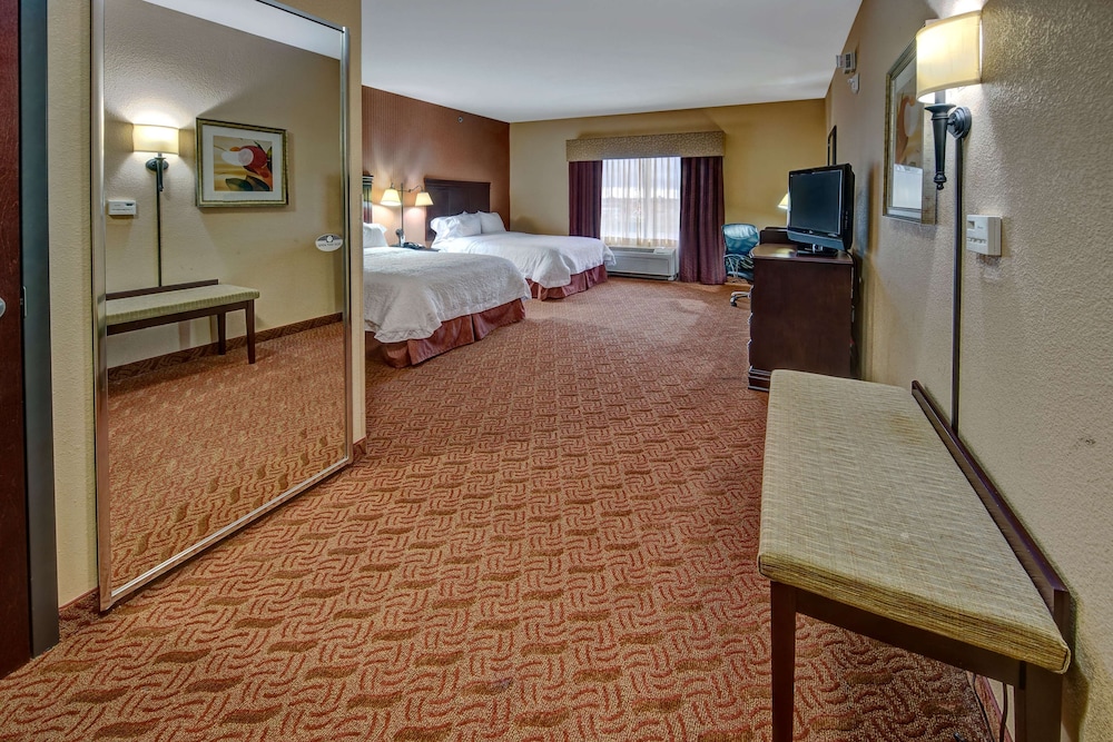 Hampton Inn Corsicana - photo 21