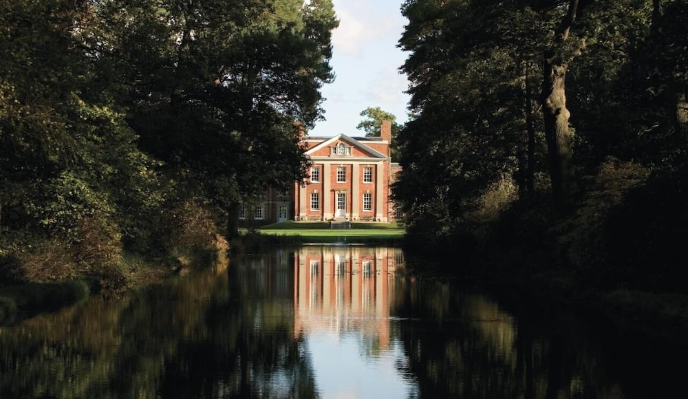 Warbrook House Heritage Hotel - carbon neutral hotel in Hook