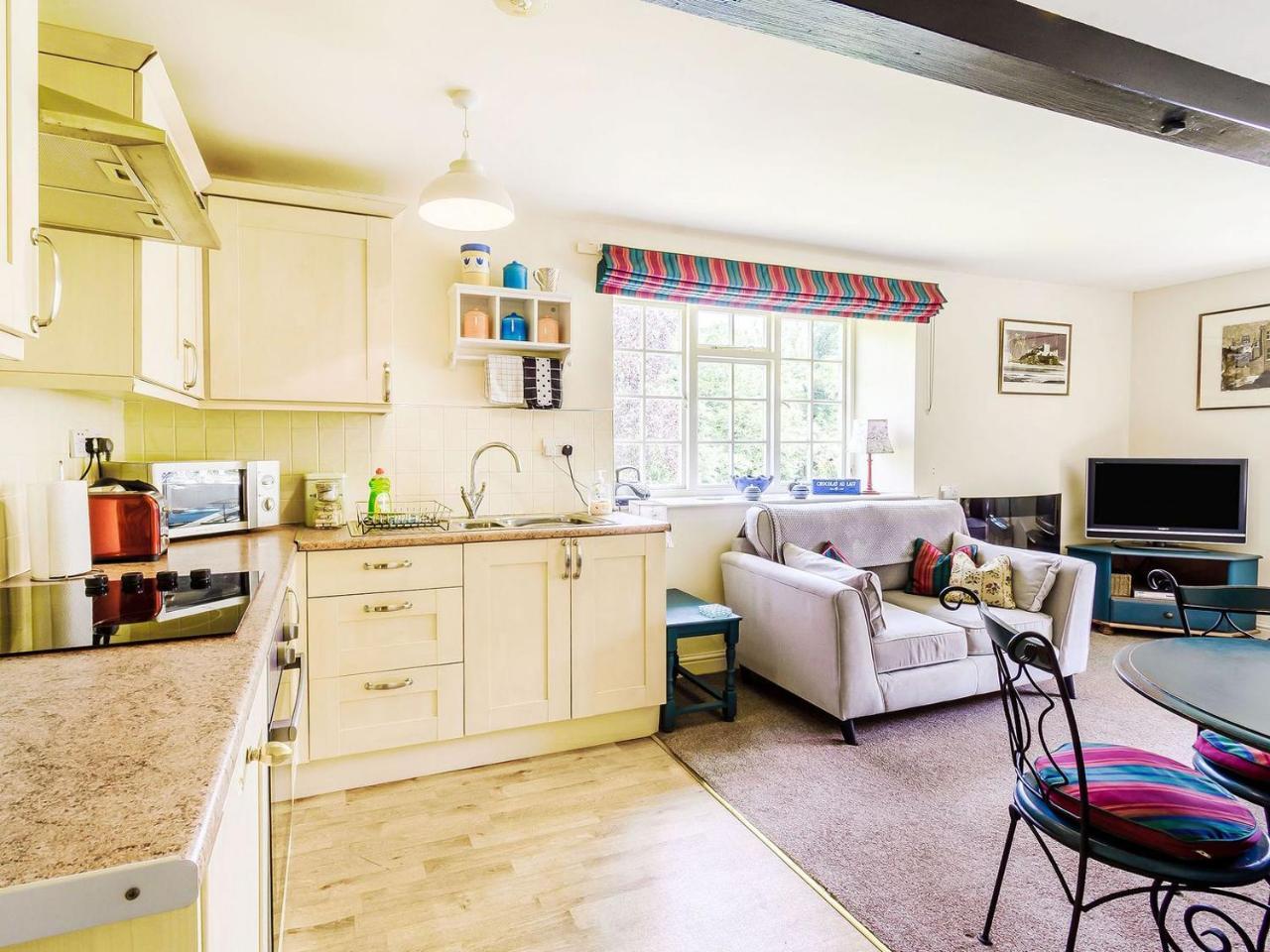 Coach House E5120