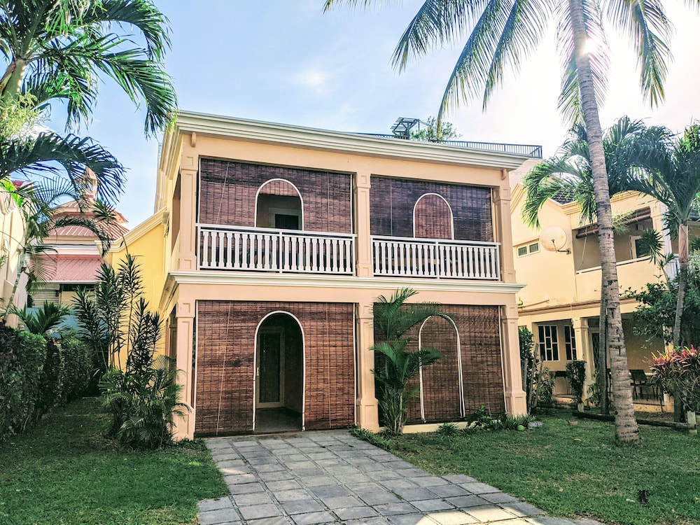 Tophome Gold Coast in Flic En Flac, Mauritius