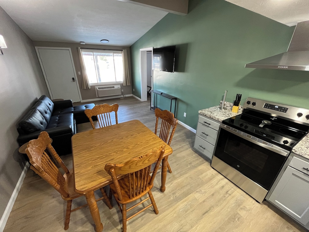 Valley Inn and Suites - photo 46