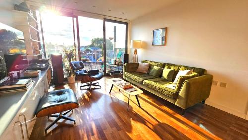 Roof Terrace 2 bed 2 bath Stoke Newington — 4-Star Luxury Hotel in London, United Kingdom