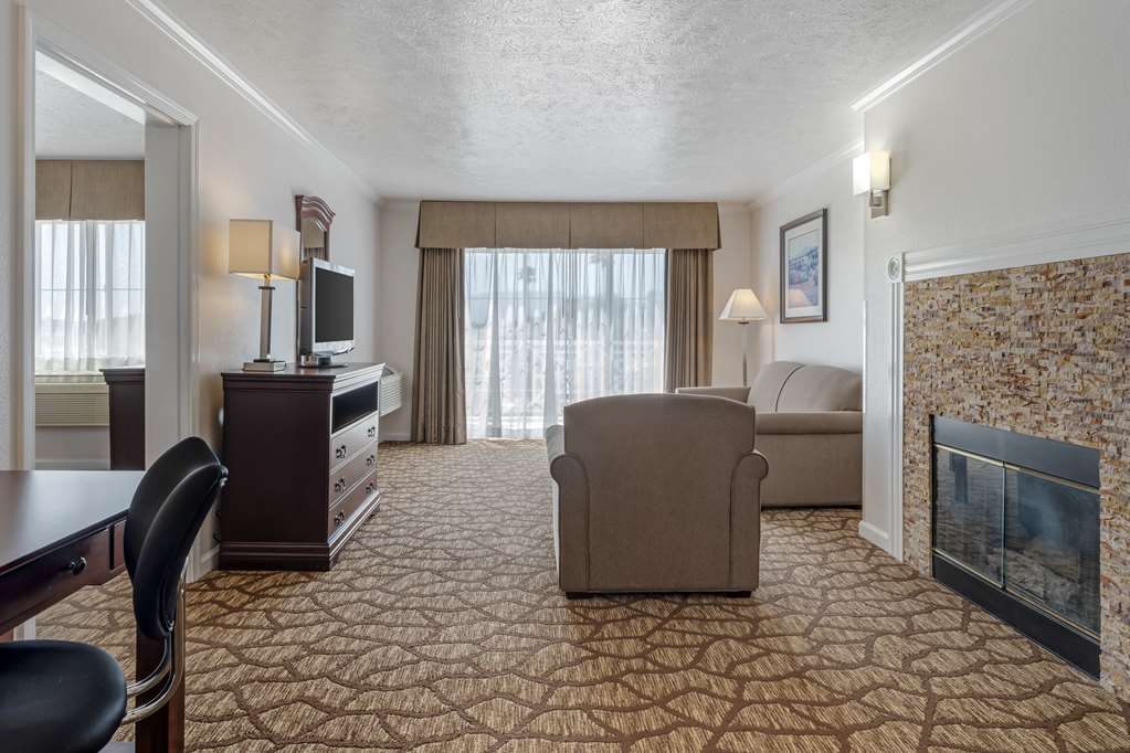 Best Western Salinas Monterey Hotel - photo 21