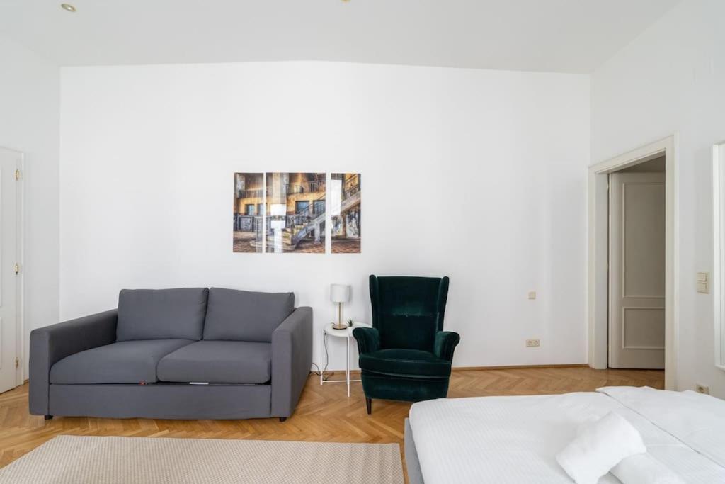 Historic Heart Apartment Vienna — 4-Star Luxury Hotel in Vienna, Austria