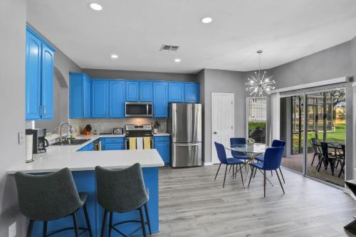 Themed Luxury 6BR Getaway with Resort Amenities - photo 30