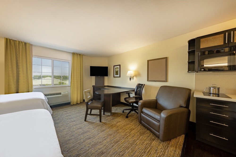 Candlewood Suites Springfield Medical District - photo 13