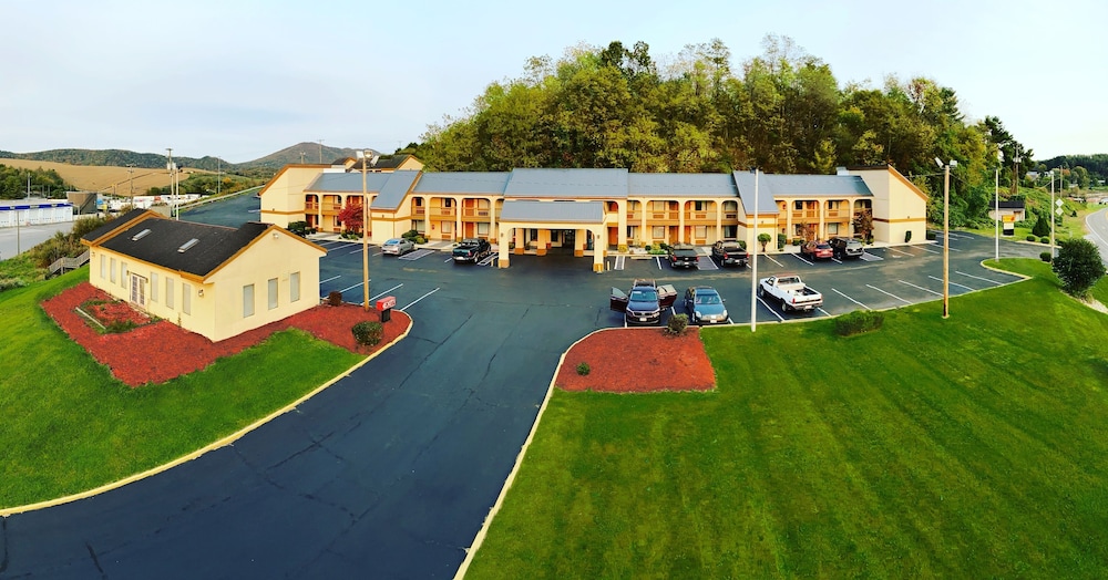 Super 8 by Wyndham Fort Chiswell Wytheville Area - photo 2