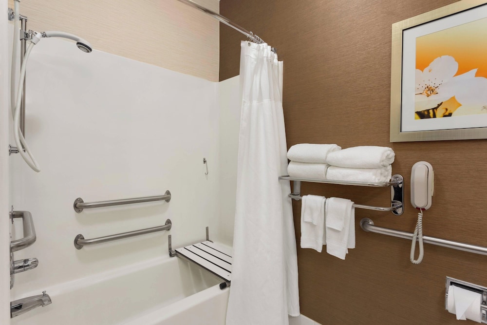 Fairfield Inn & Suites by Marriott Norman - photo 16